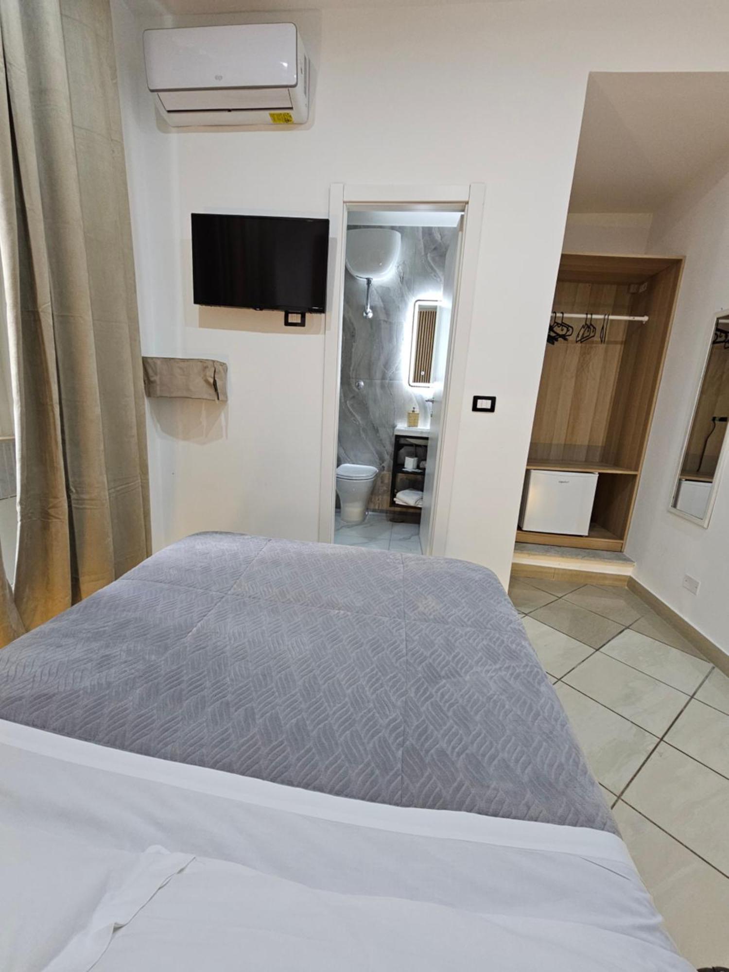 B&B Napoli Centrale Room&Jacuzzi Exterior foto