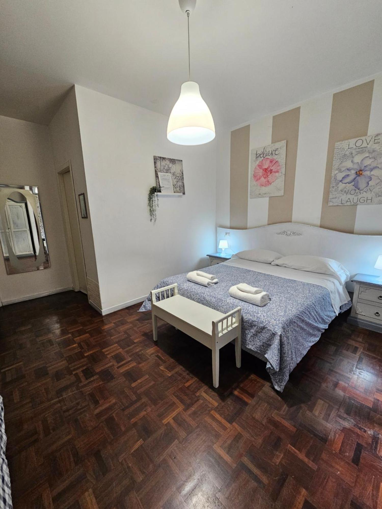 B&B Napoli Centrale Room&Jacuzzi Exterior foto