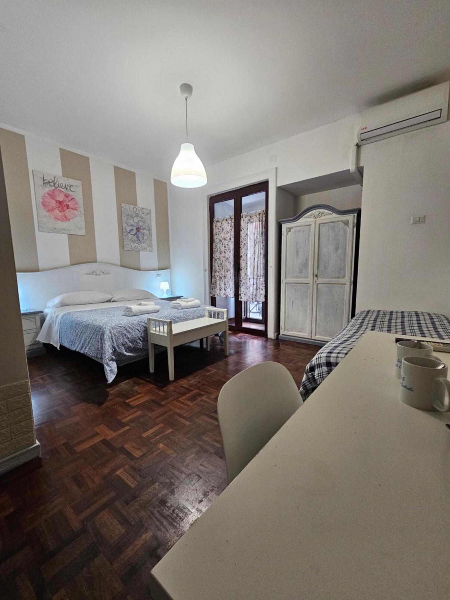 B&B Napoli Centrale Room&Jacuzzi Exterior foto
